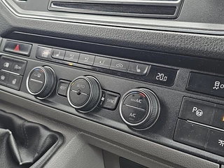 Volkswagen Crafter 2018 - 50 2.0 image 10