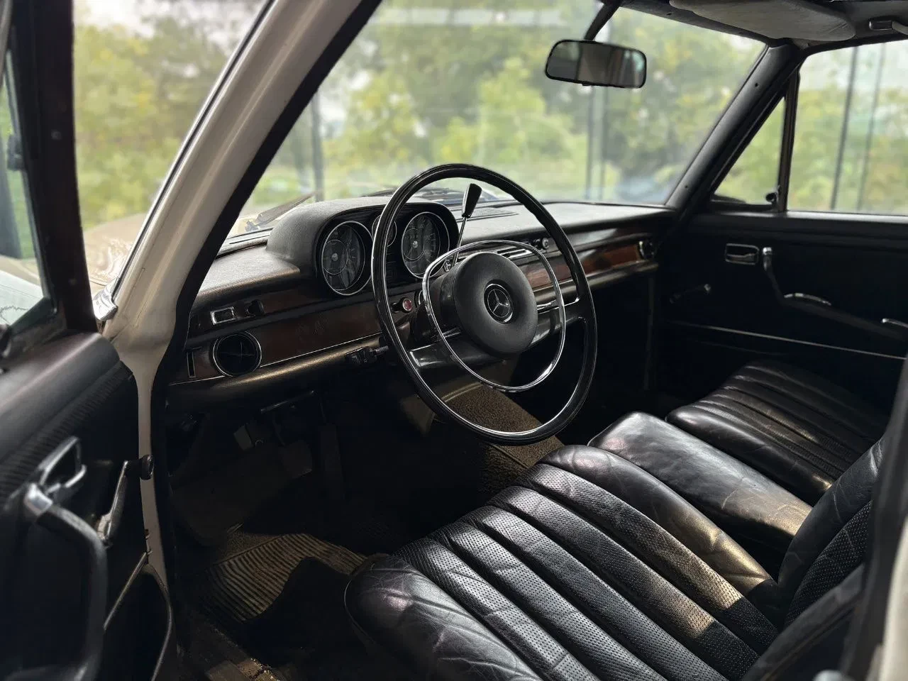 Mercedes-Benz 280SE 1969 - *OldTimer*Automaat*LerenZetels*Schuifdak* afbeelding 2