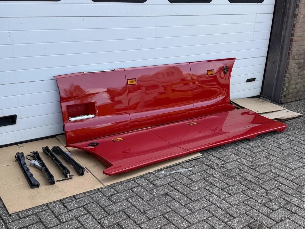 Scania NGS Nextgen Zijskirtsset NIEUW 375wb incl. steunen & verlichting. Origineel 2025 afbeelding 1