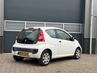Peugeot 107 2010 - 1.0-12V XR bj.2010 Stuurbekr|Radio|Nette staat. obrazek 5