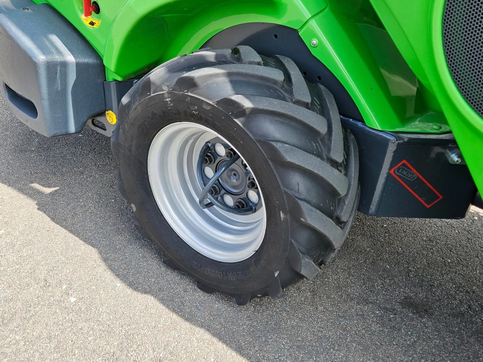 Avant 2024 - 528 TDL+ mini-shovel afbeelding 16