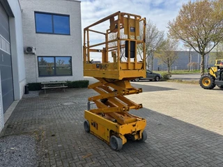 Genie 2012 - GS-1532 Electric scissorlift, 2012 Year image 2 thumbnail