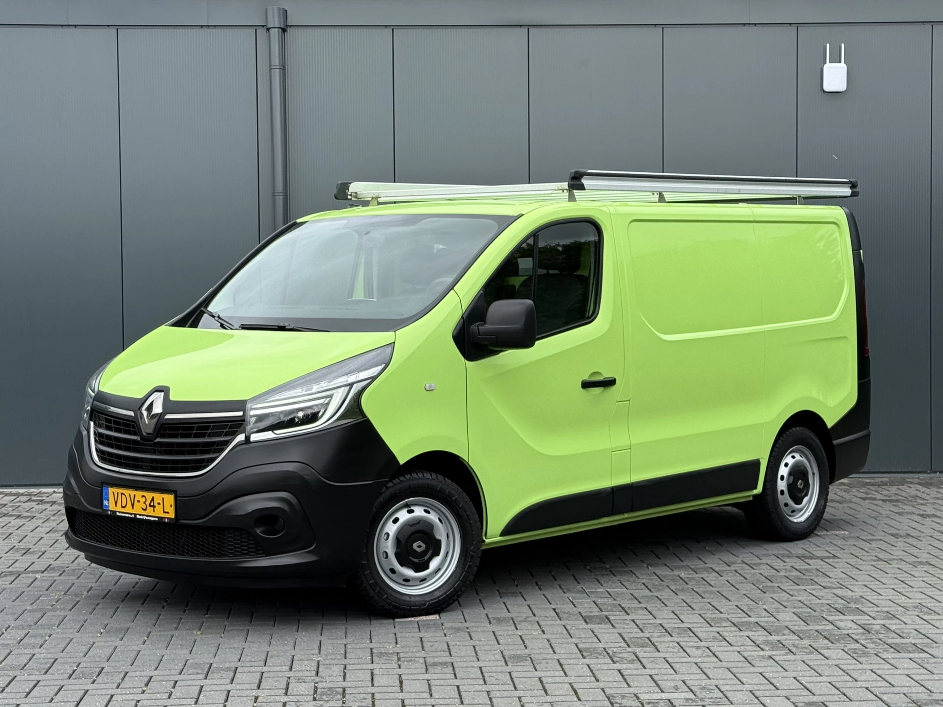 Renault Trafic 2020 - 1.6 dCi / L1H1 / 1e EIG. / BOTT INRICHTING / TREKHAAK / IMPERIAAL / 3-ZITS / AIRCO / CRUISE / NAVI изображение 2