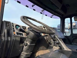 MAN 33.463 1996 - DFS 6x6 FULL SPRING SUSPENSION TRACTOR UNIT (EURO 2 / ZF16 MANUAL GEARBOX / FULL STEEL SUSPENSION / REDUCTIONS AXLES / HYDRAULIC KIT / ETC) obrazek 12