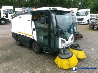 Johnston C202 compact street sweeper 2018 imagen 2 miniatura