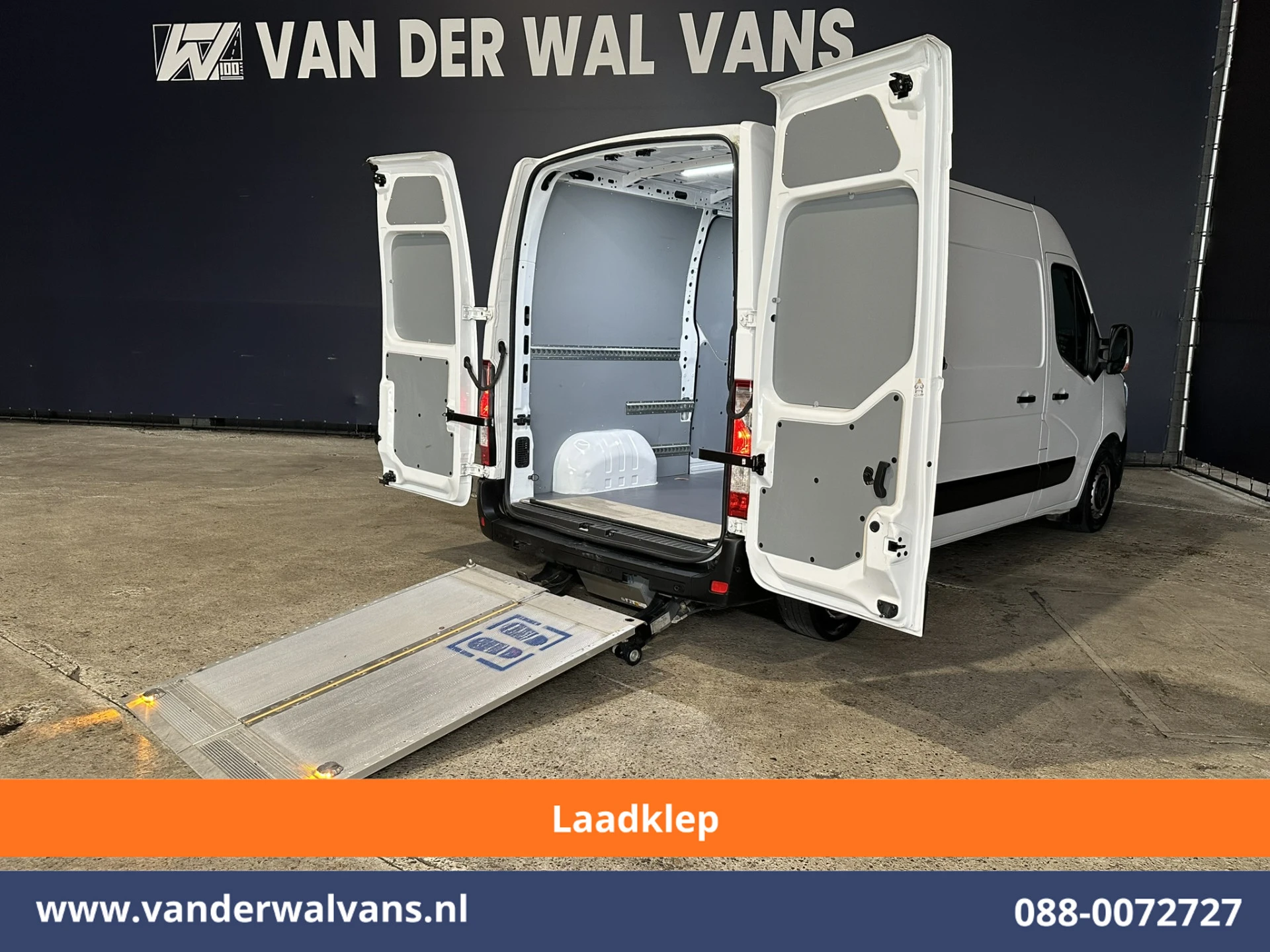 Renault Master 2023 - 2.3 dCi 150pk L2H2 Euro6 Airco | Laadklep | 2x Zijdeur | Camera | Navigatie | LED | Cruisecontrol afbeelding 1