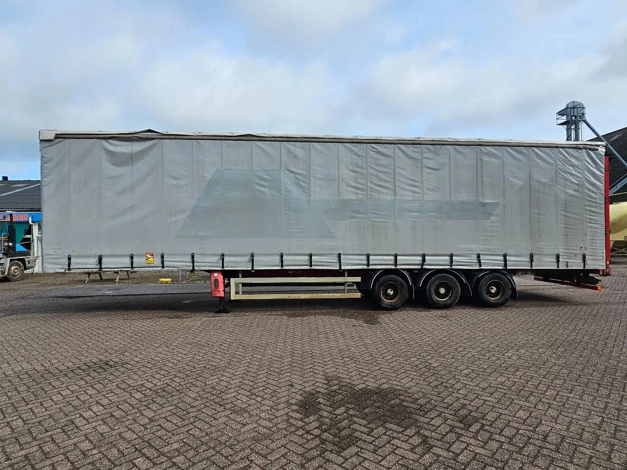Trailer SMB - DISC 2003 Bild 8
