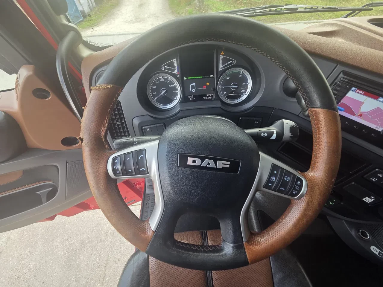 DAF XF 530 2018 - XF 530 6x4 Kipp -ZUG *KEMPF-Tandem *Intarder *Bordmatik obrázek 32