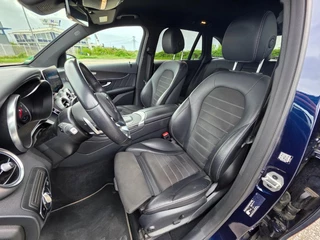 Mercedes-Benz GLC 2021 - Mercedes-Benz 300 de 4MATIC - AMG pakket - Black edition obrazek 16