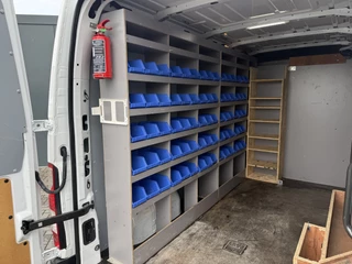 Opel Movano 2021 - 2.3 Turbo 150 PK / L2H2 / 1e EIG. / TREKHAAK / 3-ZITS / AIRCO / CRUISE / INRICHTING / LED / 2500 KG AHG zdjecie 9