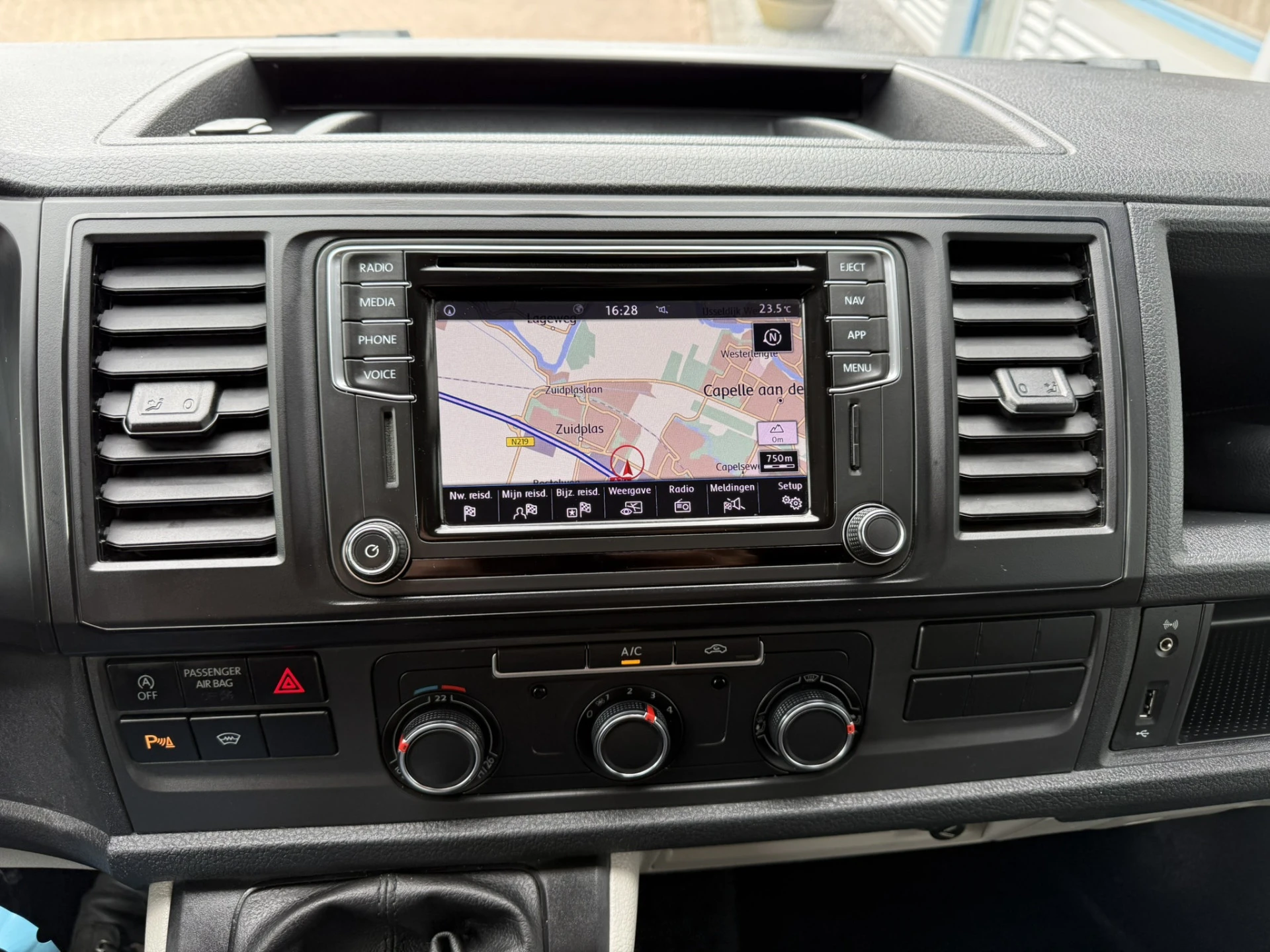 Volkswagen Transporter 2018 - 2.0 TDI L1H1/Navi/Airco/Cruise/Euro6 afbeelding 8