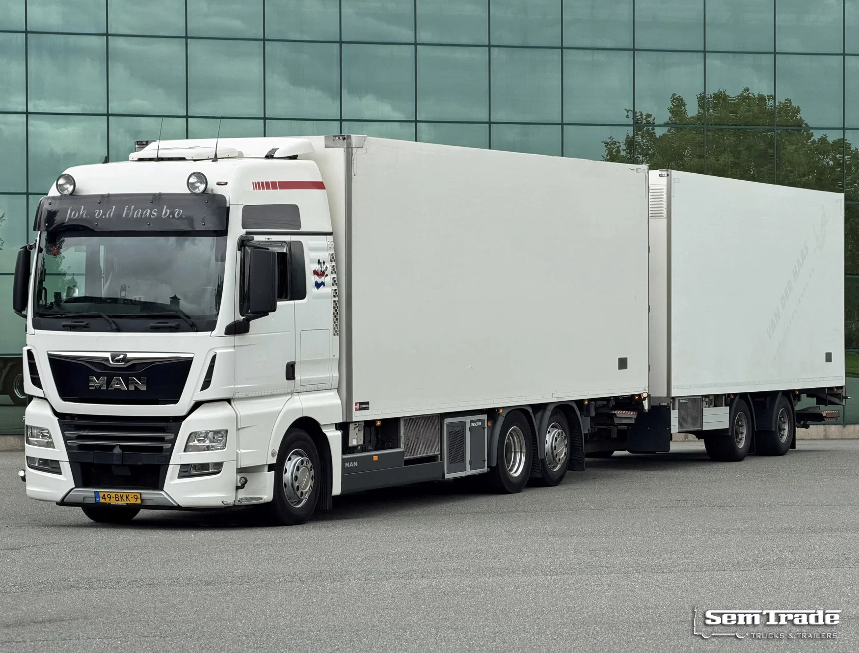 MAN TGX 2018 - 26.500 FULL AIR ONLY 872.500 KM PARK COOLING ISOLATED BOX DOUBLE DOORS FRIGOBLOCK COOLING TAIL LIFT FLOWERWIDE HOLLAND-COMBI afbeelding 1