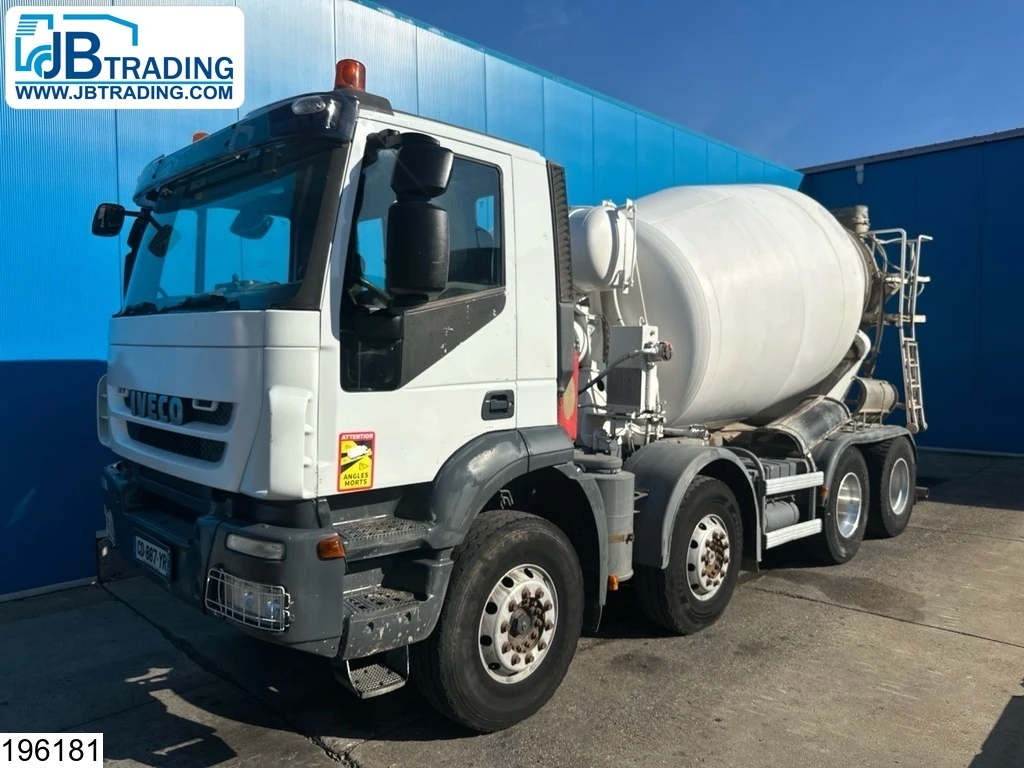 Iveco Trakker 2008 - 8x4, Baruval 9m3, Manual transmission afbeelding 1
