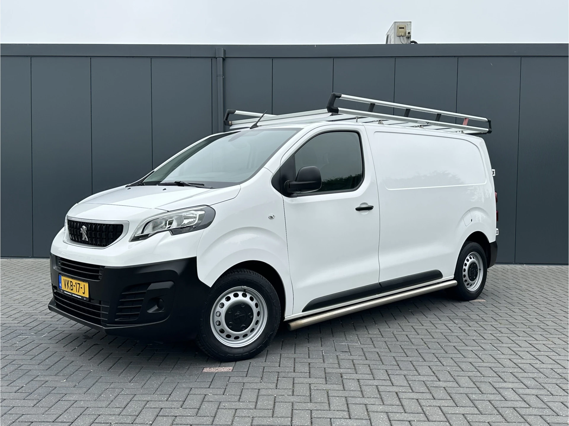 Peugeot Expert 2021 - 2.0 BlueHDI 123 PK / L2H1 / 1e EIG. / IMPERIAAL / TREKHAAK / AIRCO / CRUISE / CARPLAY afbeelding 2