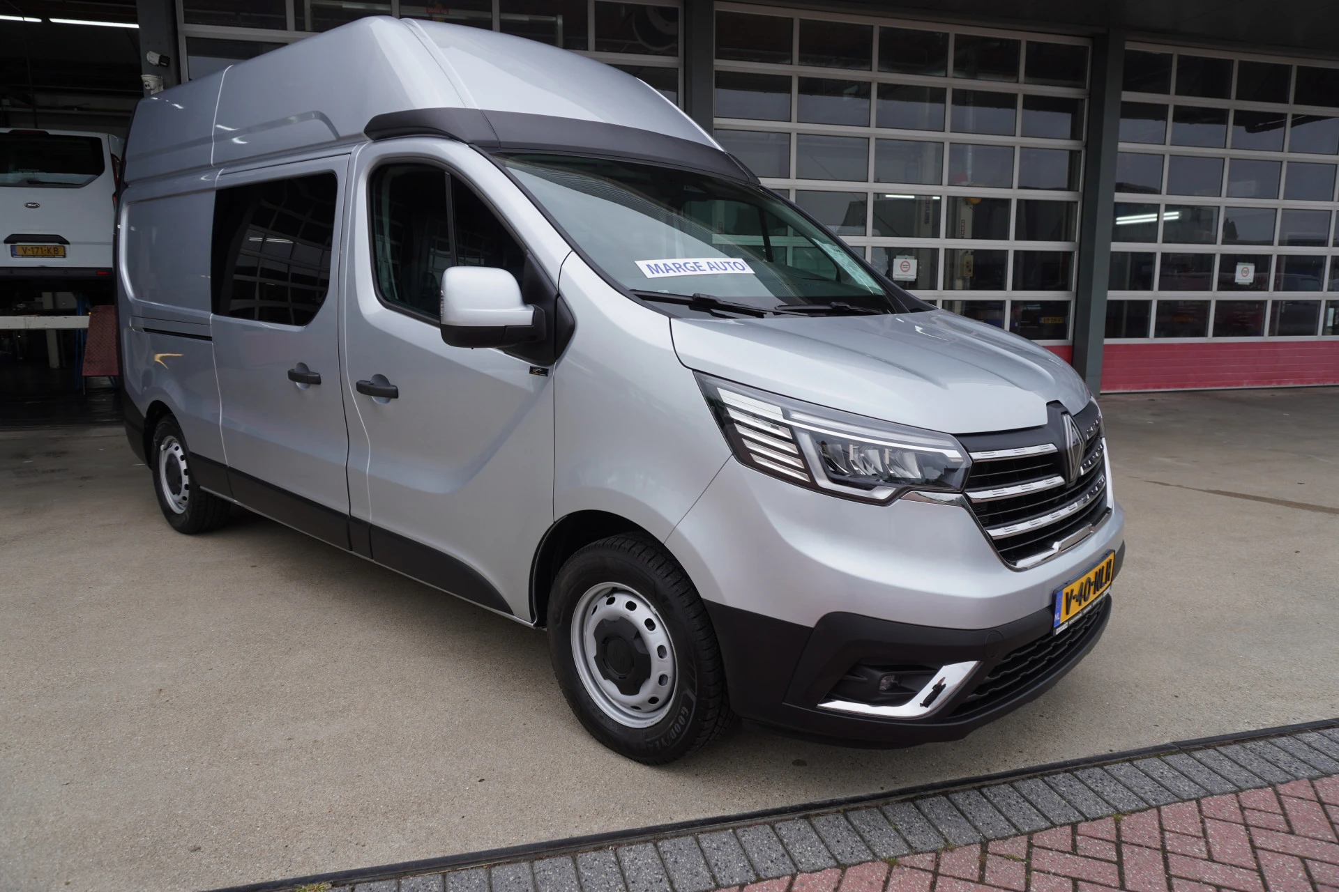 Renault Trafic 2024 - 2.0 Blue dCi 170PK T30 L2H2 Invalide vervoer / ideaal voor camper afbeelding 1