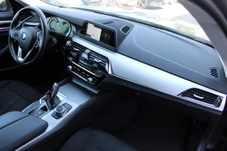 BMW 5 Series 2018 - 530e iPerformance Executive zdjecie 16