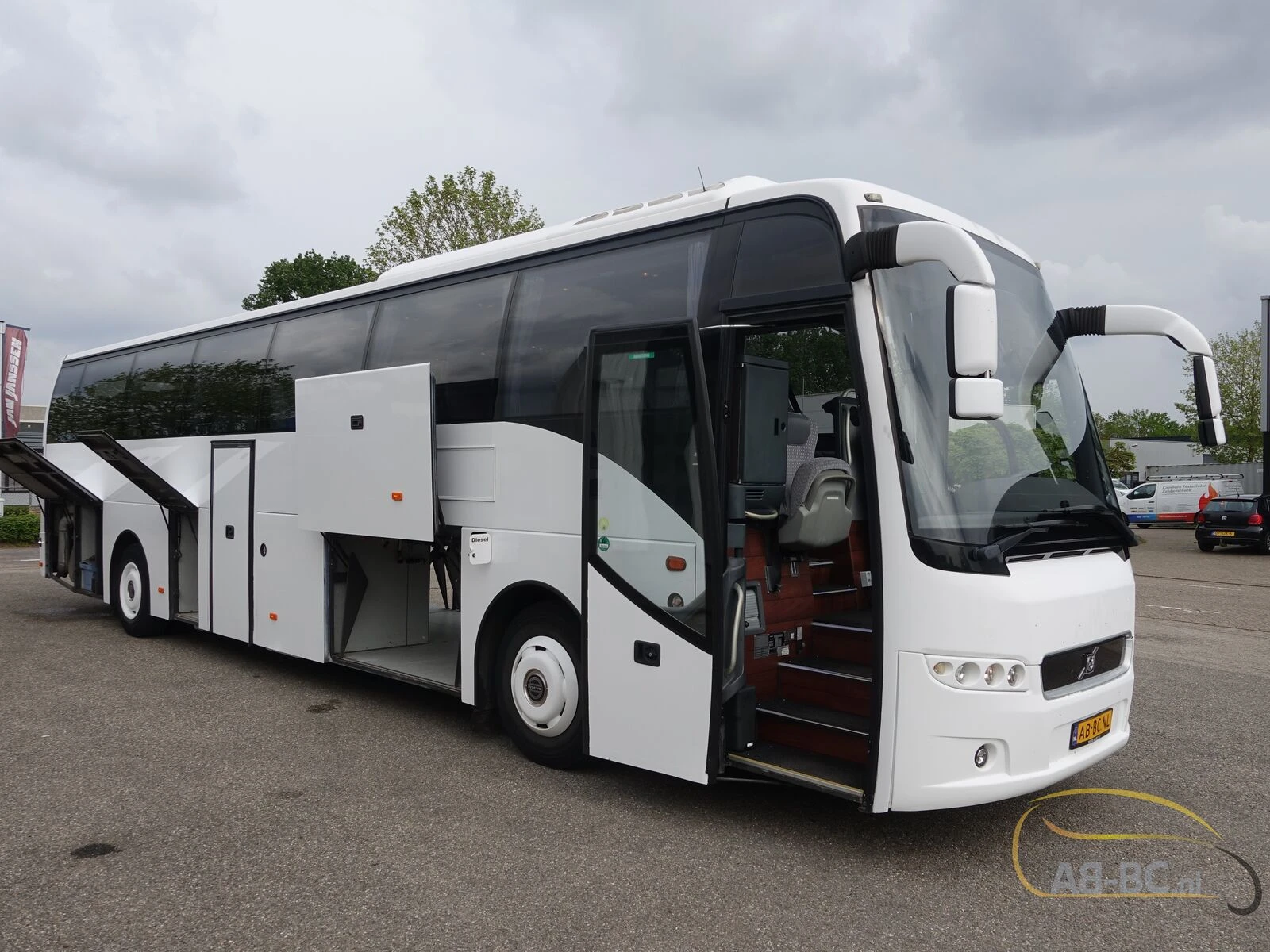 Volvo 9500H - 59 Seats EURO 6 2015 afbeelding 2