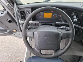Volvo FH 2007 - 13.440 / GLOBETROTTER XL / NL TRUCK / DOUBLE TANK / TUV:10-10-2026 / ALCOA / FRIDGE / ♫ EXHAUST SYSTEM ♫ / AUTOMATIC / EURO-5 / 2007 obrazek 15