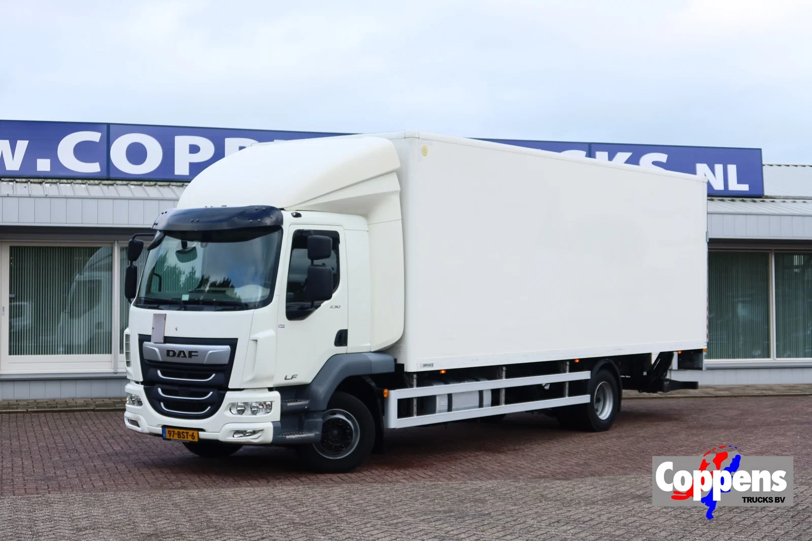 DAF LF 2022 - 45 230 FA Bak + klep Comfort Cabine, 6 Cilinder motor immagine 1