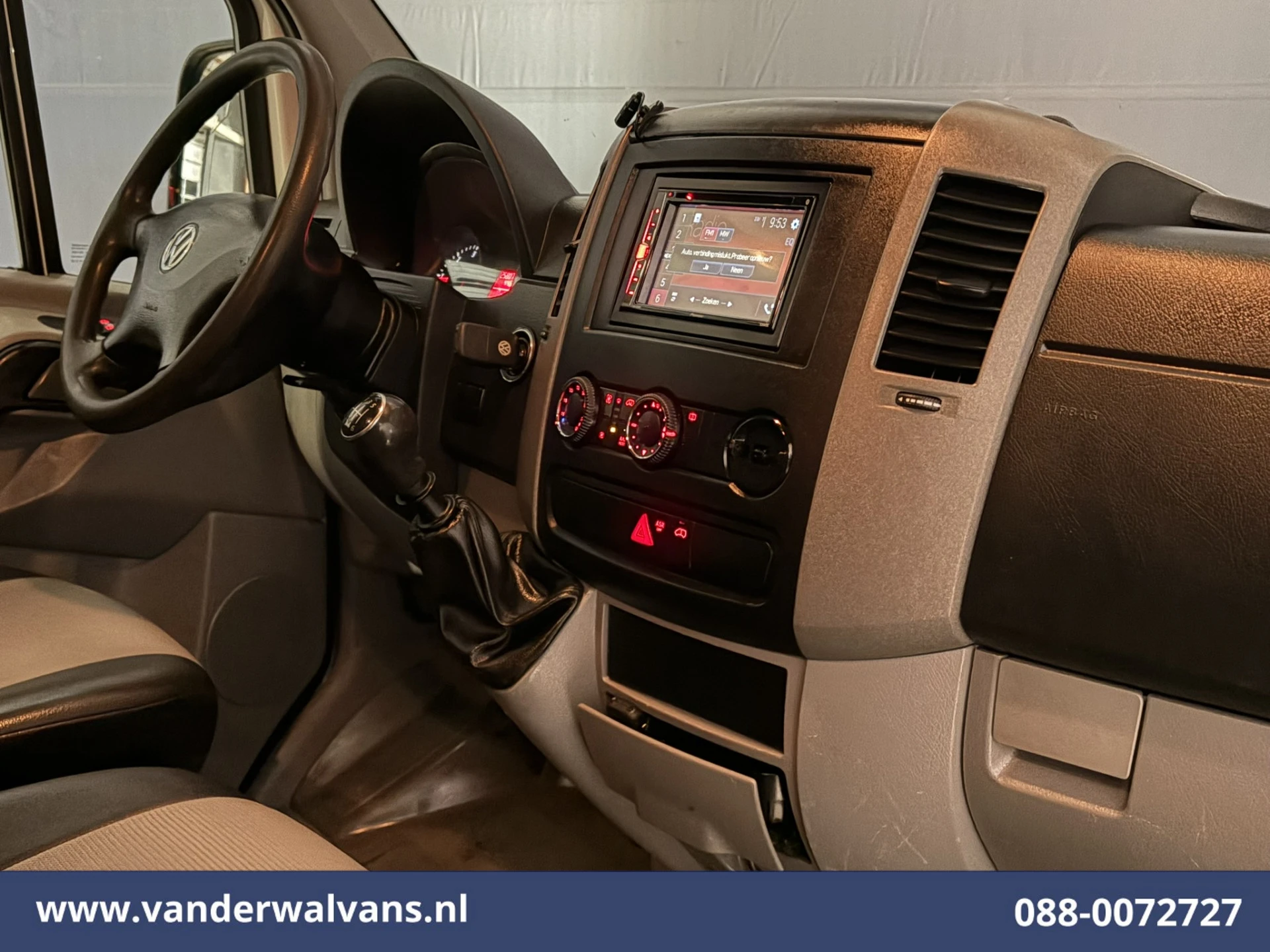 Volkswagen Crafter 2017 - 35 2.0 TDI 141pk Dubbele Cabine Euro6 Open Laadbak | Airco 3500kg trekhaak afbeelding 16