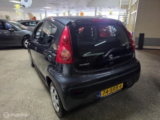 Peugeot 107 2011 - 1.0-12V Accent obrazek 10