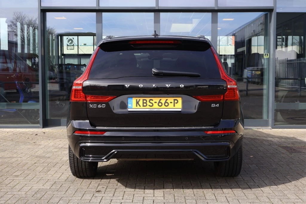 Volvo XC60 2022 - 2.0 B4 Aut. R-DESIGN / Panorama dak / Volleder imagen 17