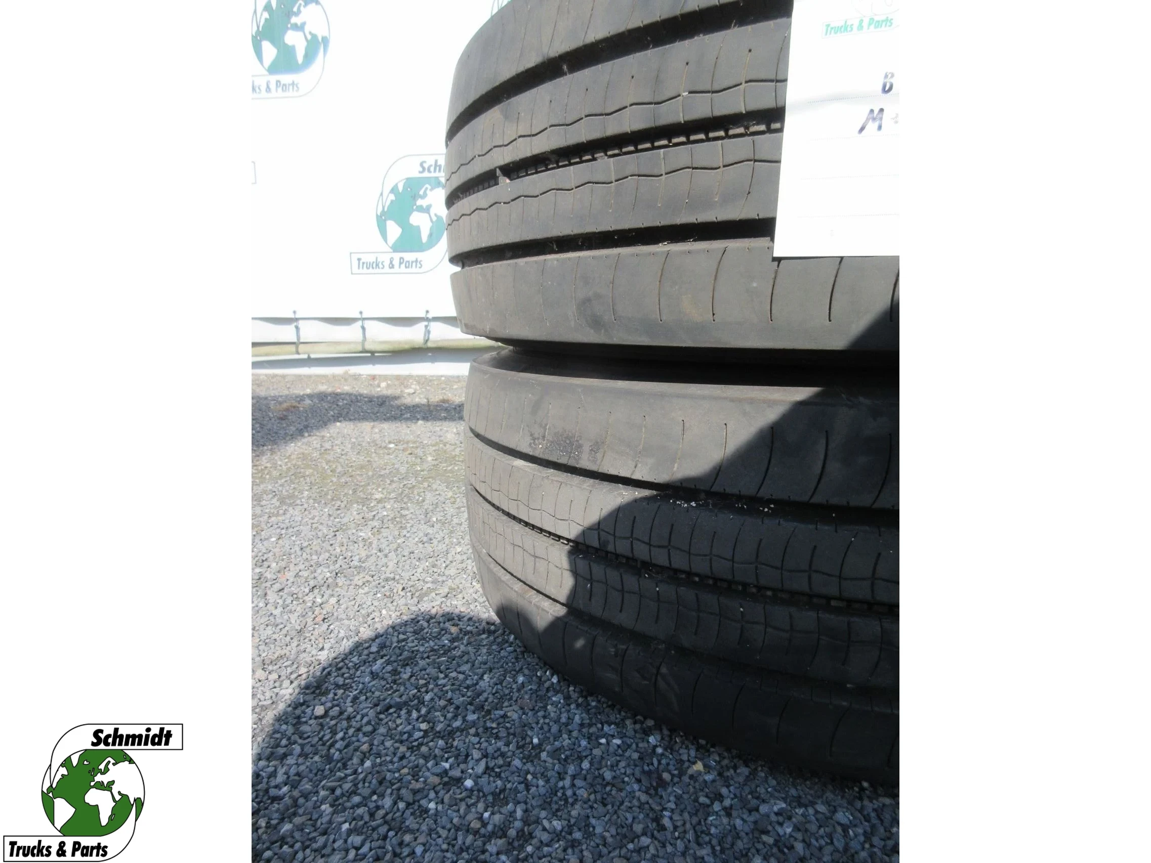 Bridgestone - 265/70R 17.5 VOORBAND MET STAAL WIEL 2 X PROFIEL CA 70% M+S obrázek 1