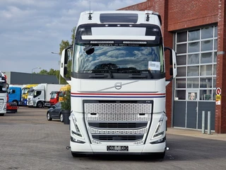 Volvo FH 2022 - 13.500 Globetrotter XL 6x2 - Retarder - 3.20 WB - Full air afbeelding 2 miniatuur