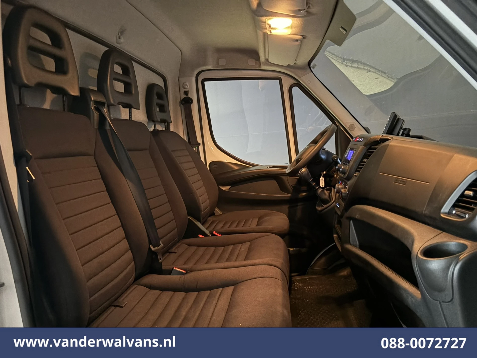 Iveco Daily 2024 - 35C16H 157pk Bakwagen Laadklep Euro6 Airco | Camera | Bijrijdersbank afbeelding 6