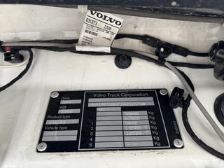 Volvo FH 2018 - 540 6x4 Big Axle / Retarder / Lift-Axle / 2 Tank / Hydraulics imagem 29
