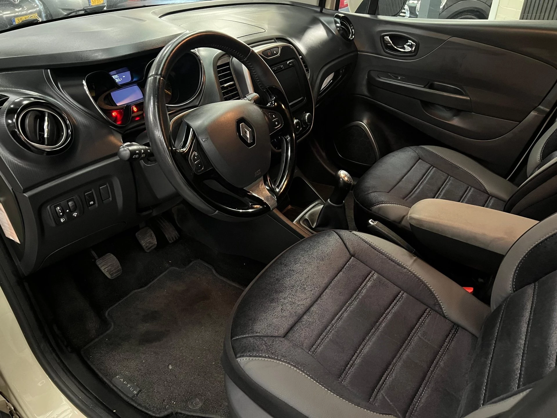 Renault Captur 2014 - 0.9 TCe Expression 2e Eigenaar - NAP - Navi - Cruise - Airco imagem 27