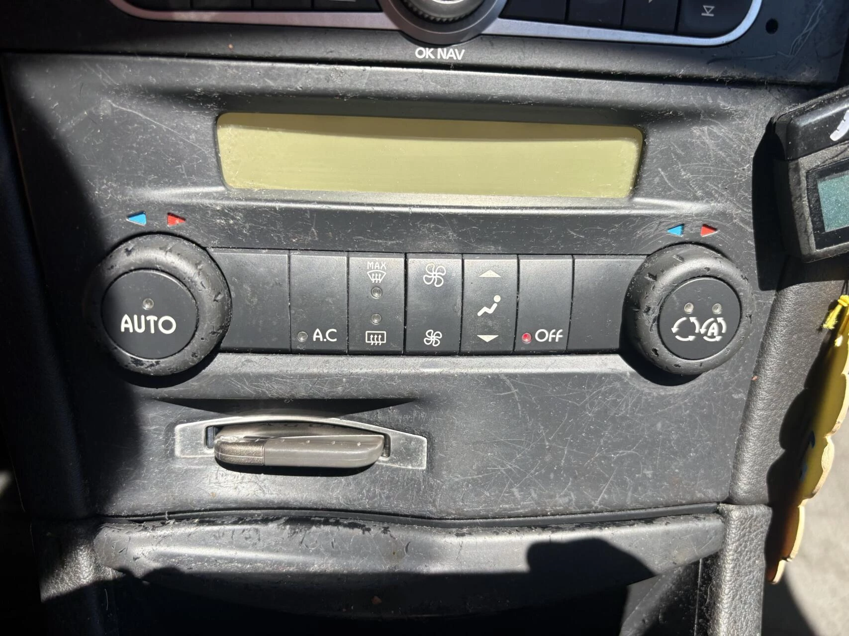 Renault Laguna Grand Tour 2007 - AIRCO 2.0-16V Tech Line AIRCO APK tot 07-2027 imagem 13