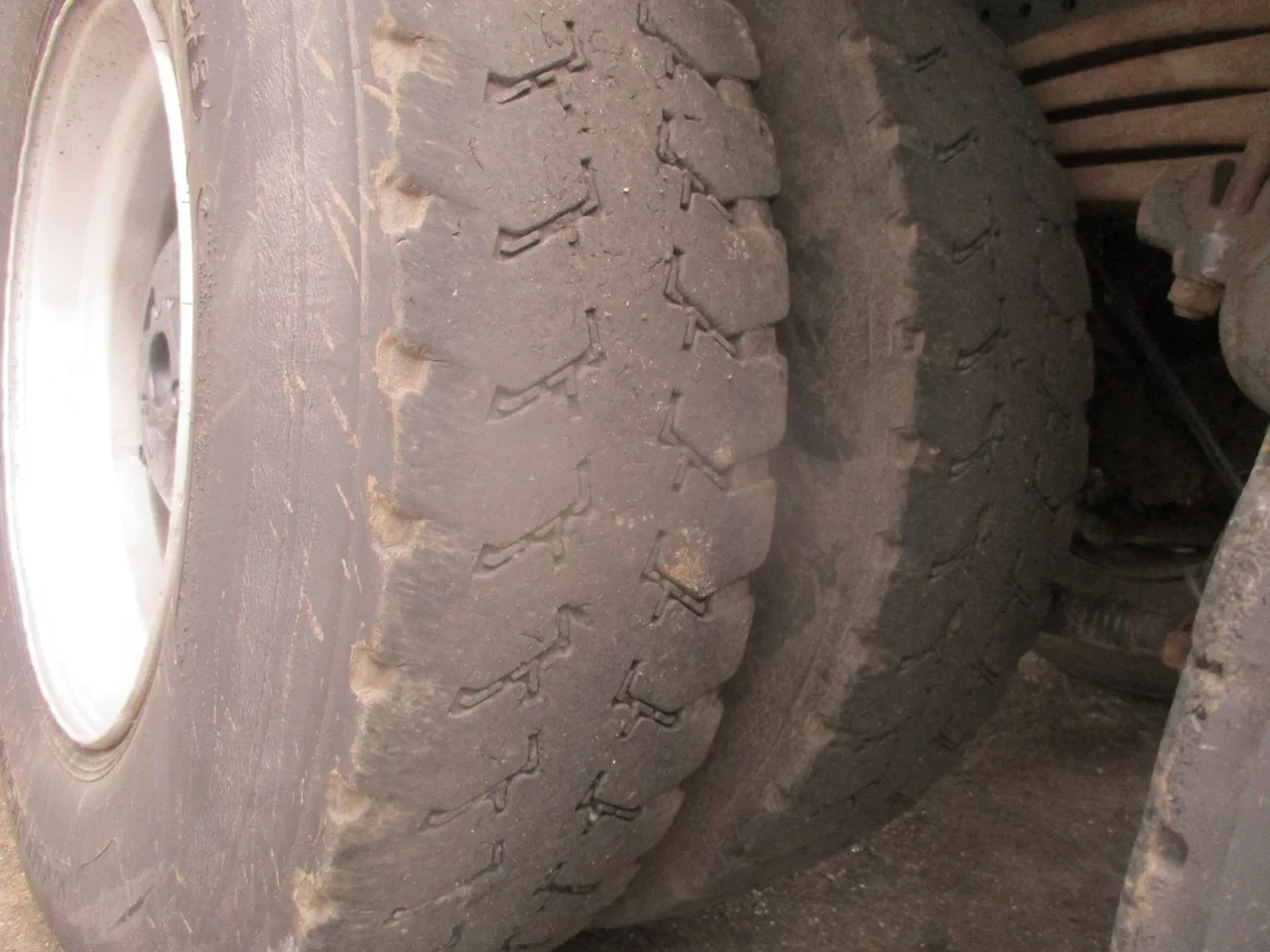 Scania R 2007 - R420 , 6x4 , Manual , Spring suspension imagem 15