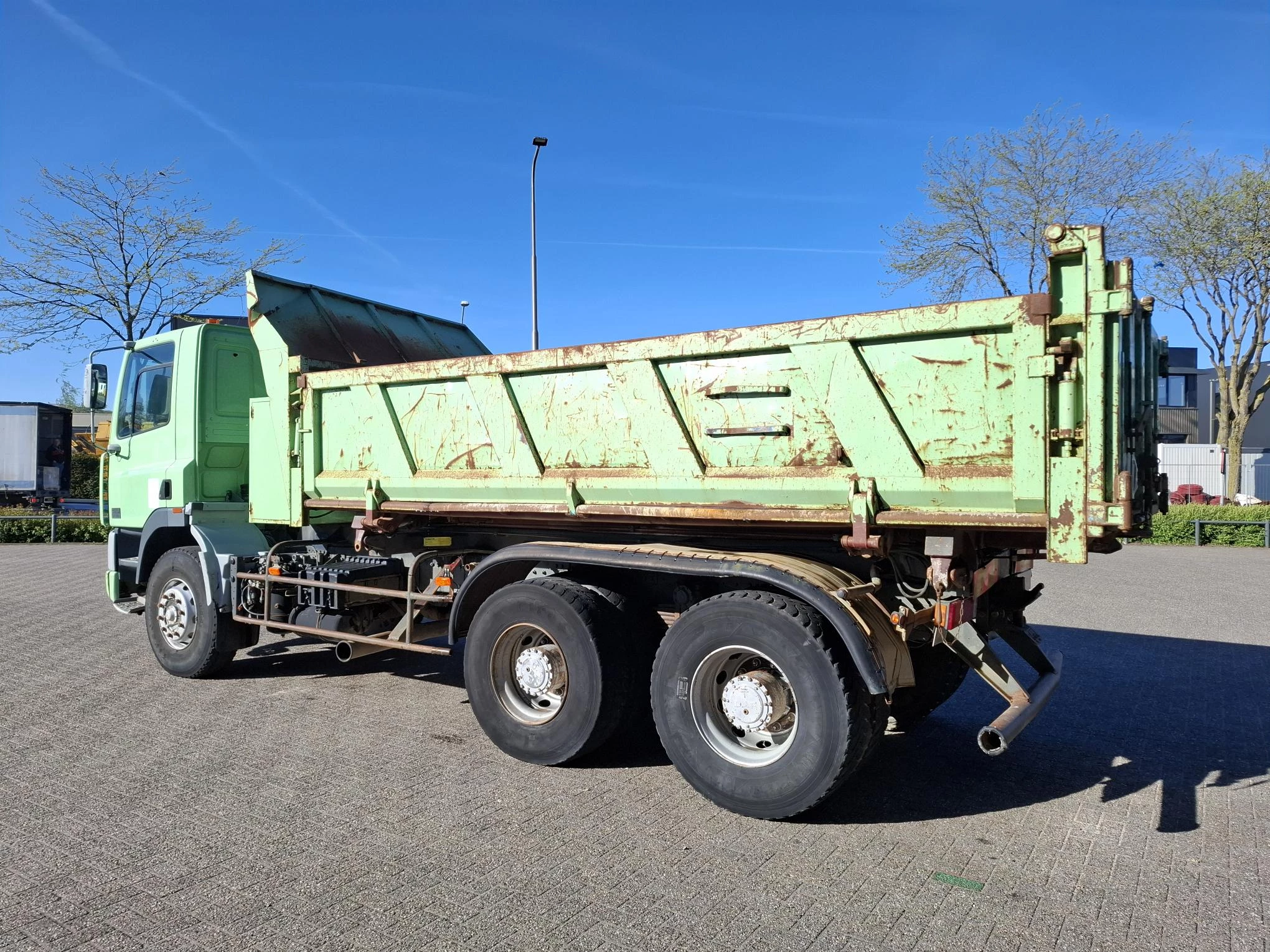 DAF CF 85.340 1998 - / 6X4 / 2X BIG AXLE / FULL-STEEL / DRUM BRAKES / 585044 KM / 2SIDE MARREL TIPPER / MANUAL / 1998 obrázek 9