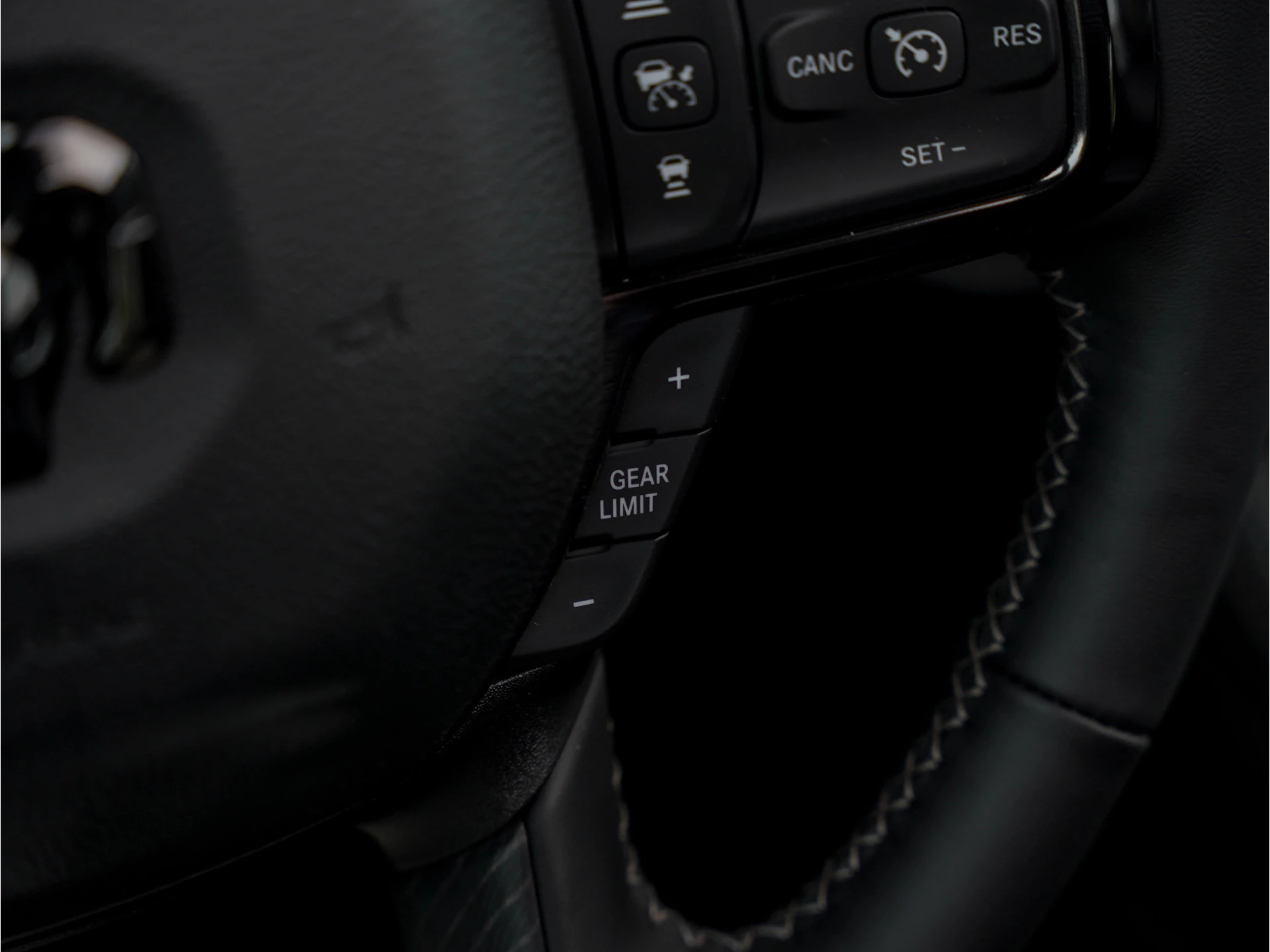 Dodge Ram 1500 2024 - 5.7 V8 4x4 Crew Cab Limited Night image 14