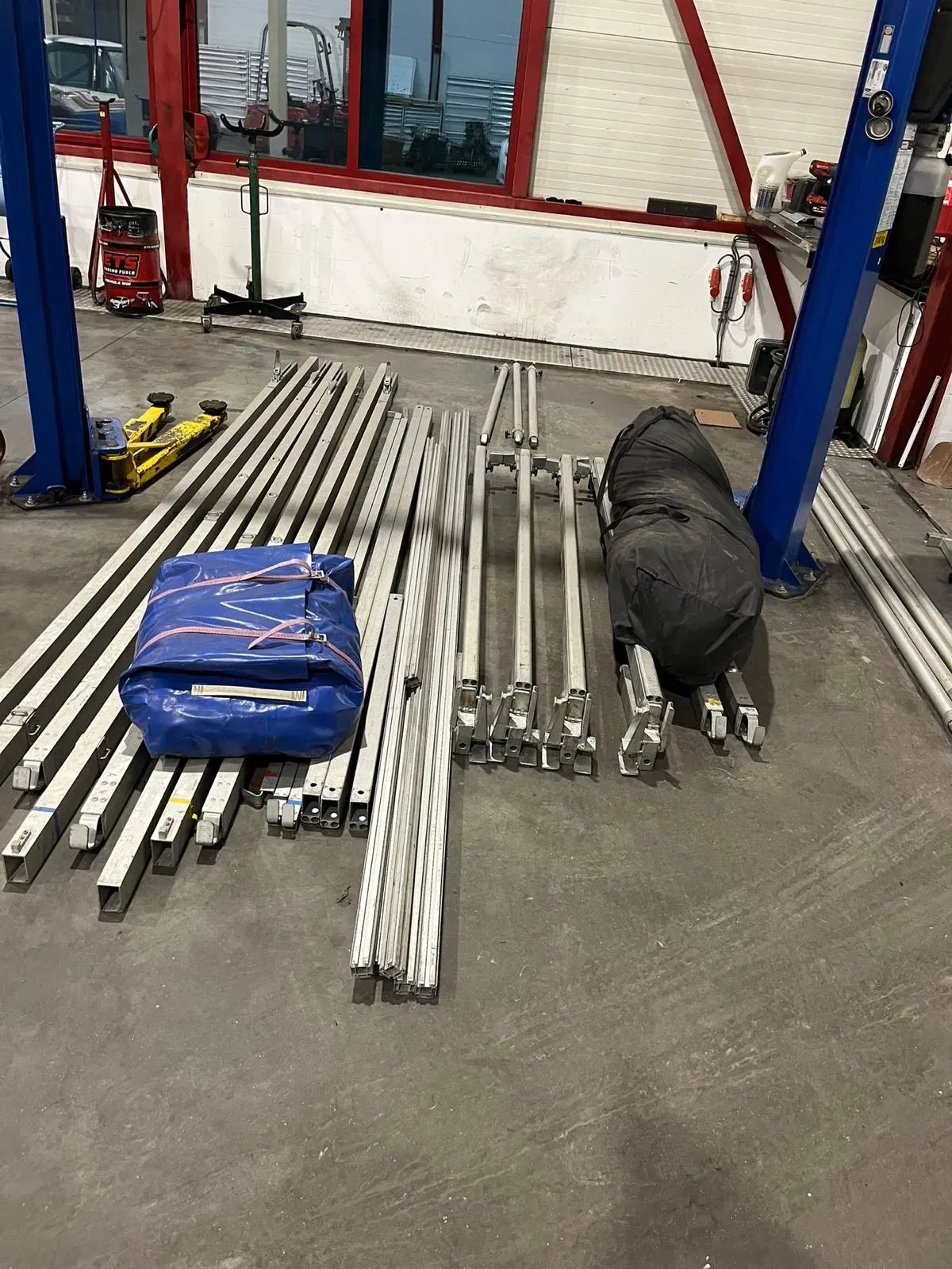 SCHULER 2005 - Schamel aanhangwagen 3.5 Ton met TENT afbeelding 20