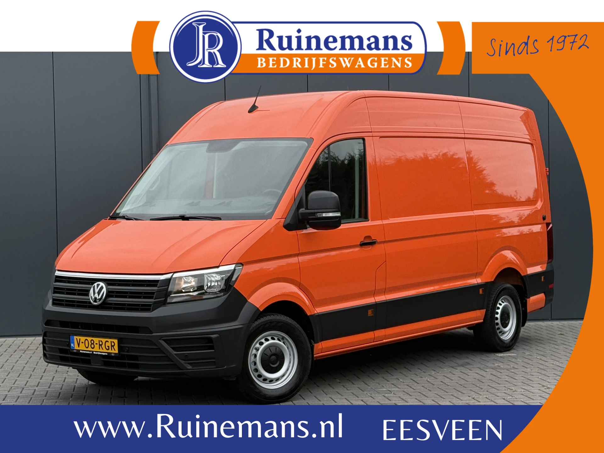 Volkswagen Crafter 2021 - 35 2.0 TDI 177 PK / L3H3 / CAMERA / CRUISE / 3.5 TON TREKKEN / 3-ZITS / AIRCO / CARPLAY / GEVEERDE STOEL / 3500 KG AHG afbeelding 1