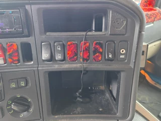 Scania R 2010 - R560 LA6X2 HNA image 19