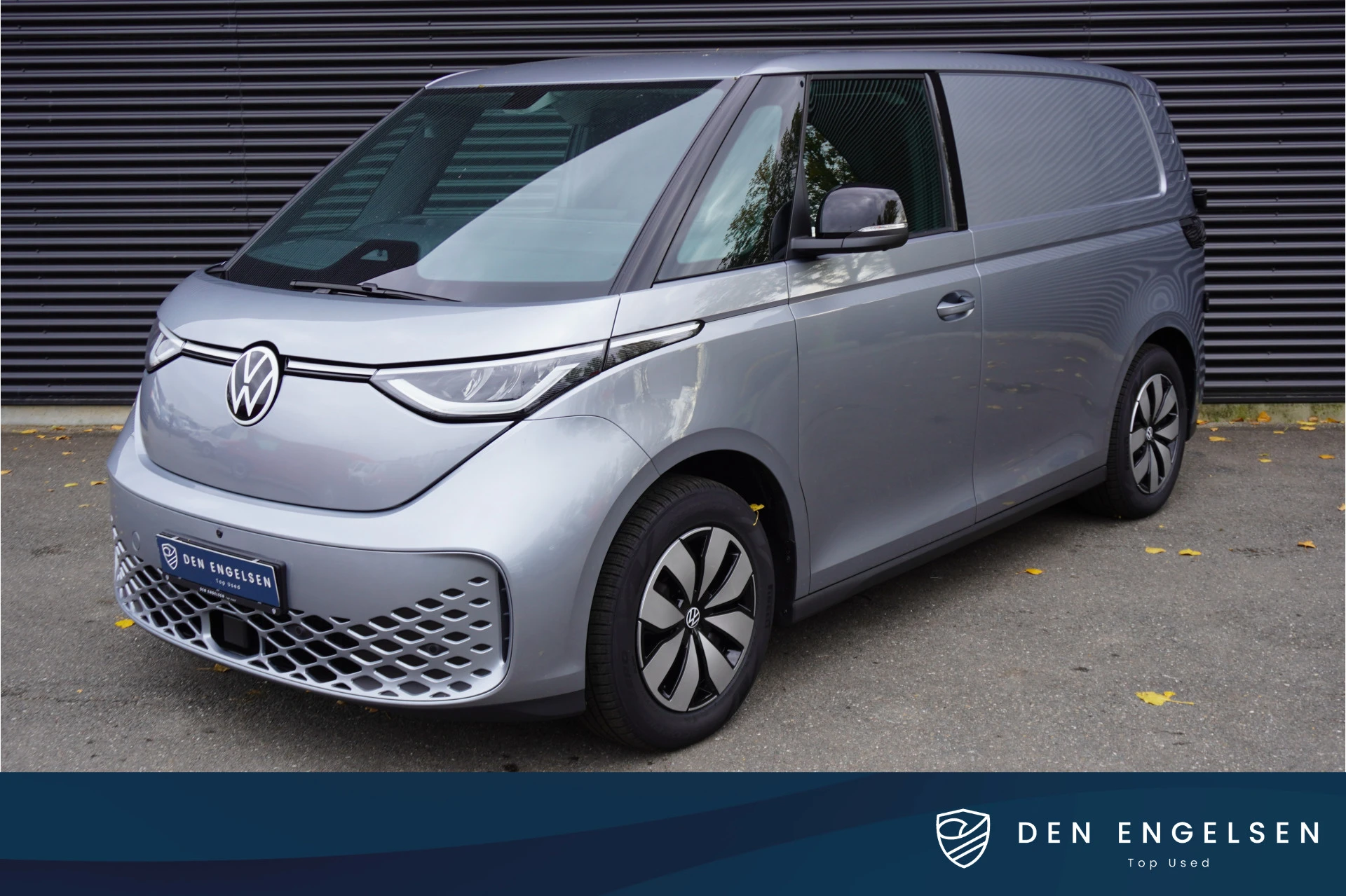 Volkswagen ID. Buzz Cargo 2026 - 79kWh Accu 286 PK Achterdeuren 3-Zits Camera ACC Trekhaak Cruise Standkachel Apple Carplay image 1