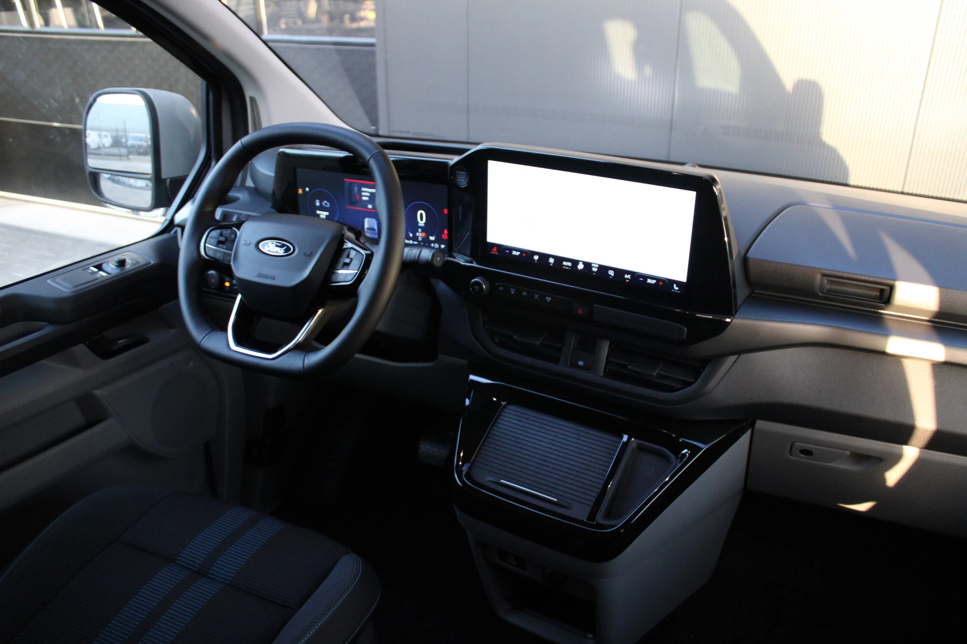 Ford Transit Custom 2025 - 320 2.5 PHEV L1H1 Sport DC 232pk - 2x Schuif - 360 Camera - ACC - Keyless - Stoel/Stuurverwarming - Blindspot - Incl BPM - Rijklaar Bild 15
