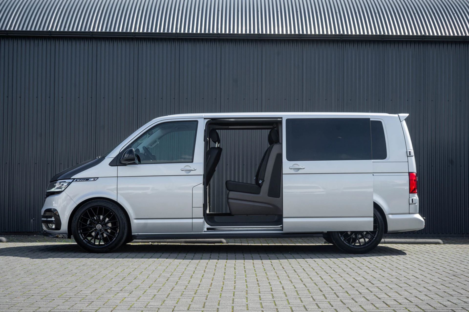 Volkswagen Transporter 2021 - T6.1 2.0 TDI L2H1 | BULLI | 150 PK | Automaat | LED | Camera | Carplay | PDC | Zijschuifdeur L+R zdjęcie 6