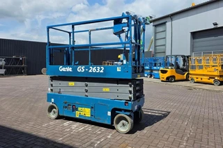 Genie 2015 - GS2632 Electric, 10m Working Height, 227kg Capacit image 2 miniature