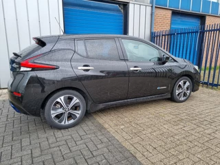 Nissan Leaf 2018 - Tekna 40 kWh soh 87%, camera. image 6