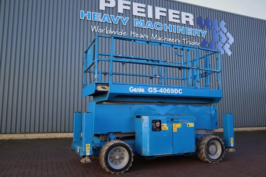 Genie 2014 - GS4069 Electric, 14m Working Height, 363kg Capacit immagine 1