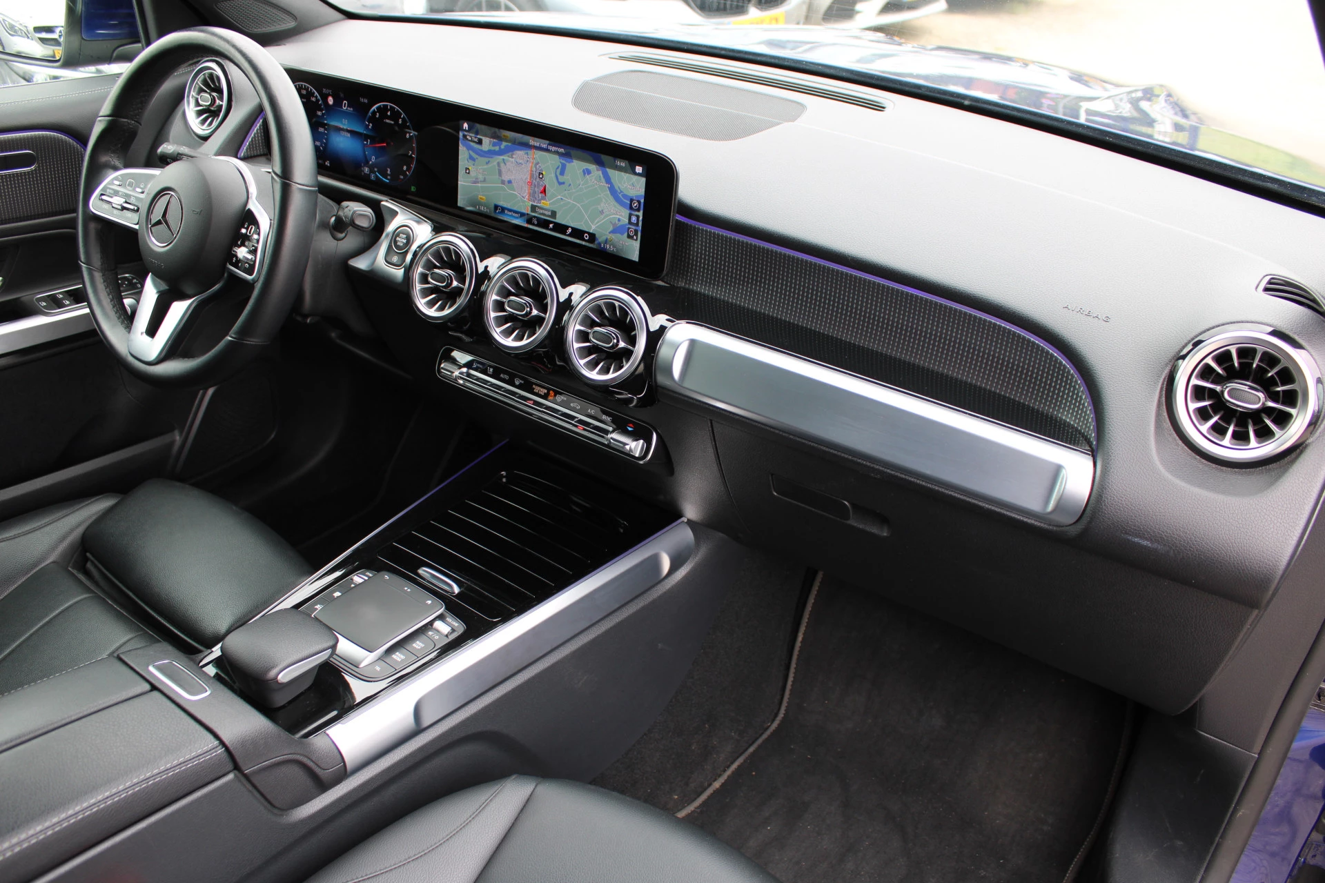 Mercedes-Benz GLB 2022 - 200 AUT7 Luxury Line LEDER SFEER WIDESCREEN TREKHAAK obrázek 11