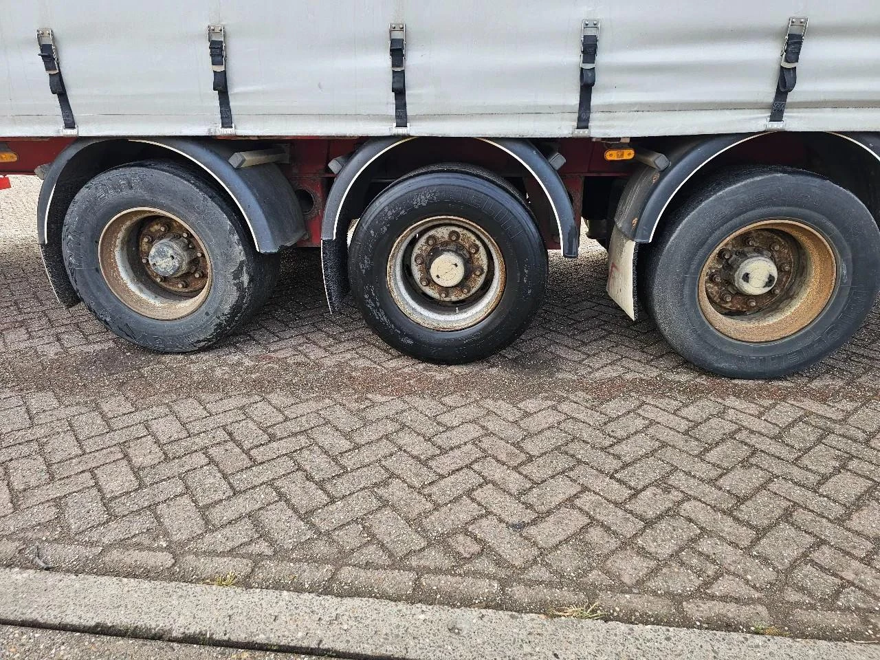 Trailer SMB - DISC 2003 Bild 16
