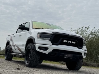 Dodge Ram 1500 2019 - Rebel 5.7L V8, MARGE - GEEN BTW, LUCHTVERING, PANO, LPG imagen 2