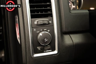 Dodge Ram 2016 - 2500 limited 6.7L Cummins Black Edition obrazek 14
