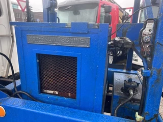 International 4600 1989 - 4x2 210HP + TEUPEN hyLIFT obrazek 12
