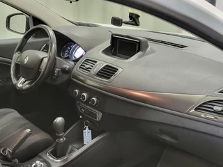 Renault Mégane 2016 - 1.5dCi 111pk Grijs Kenteken Euro 6! afbeelding 9